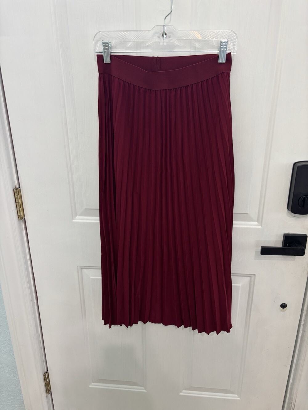 Dazy Women’s Pleated Midi Skirt Burgundy Wine Red Elastic Waist Size M